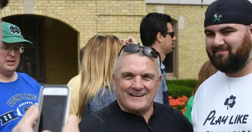  Rudy Ruettiger's net worth