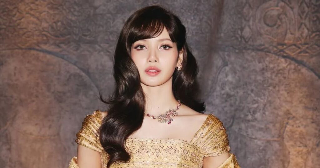 Lisa Blackpink biography